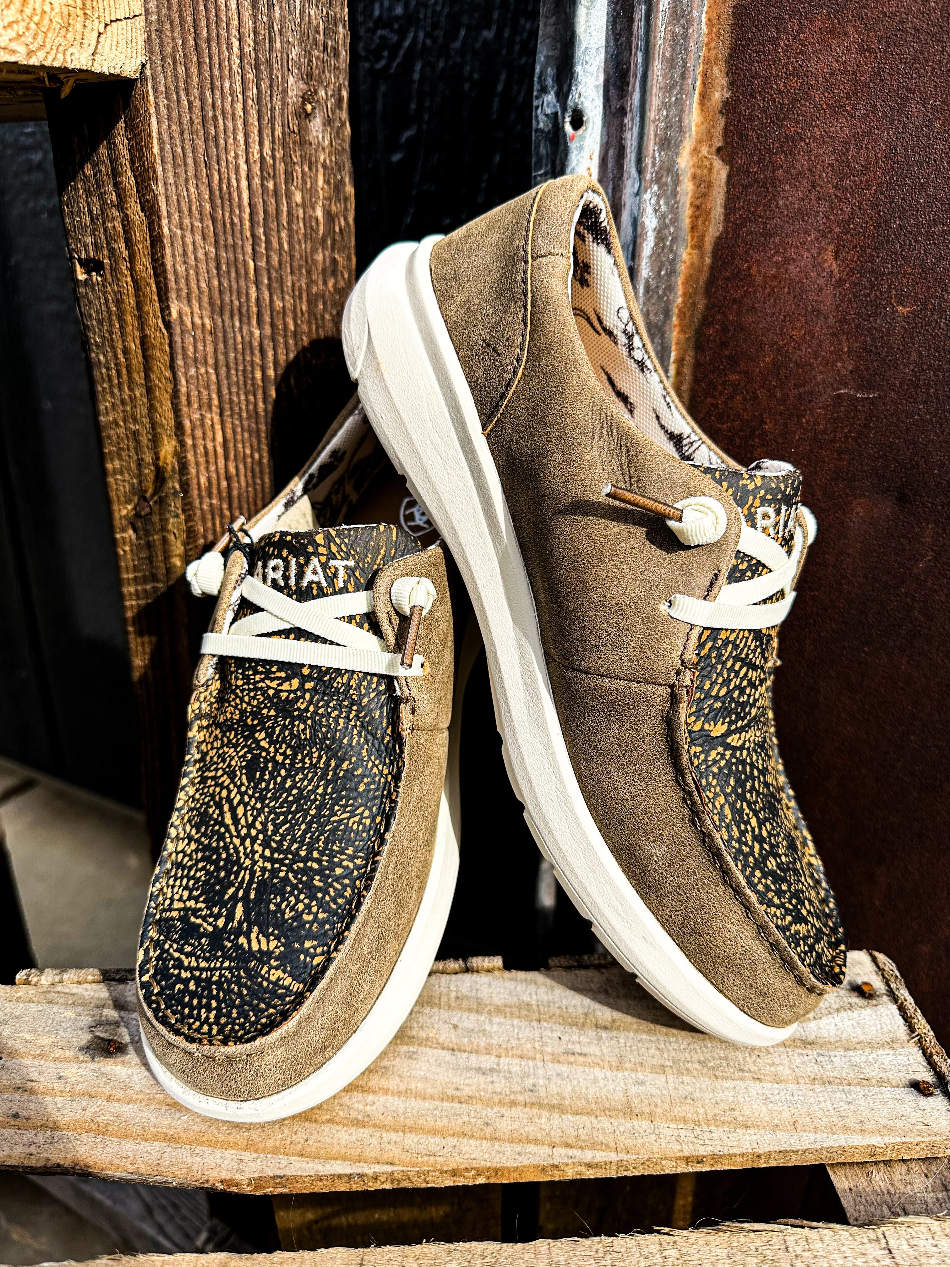 Brown Bomber Distressed Ariat Hilo
