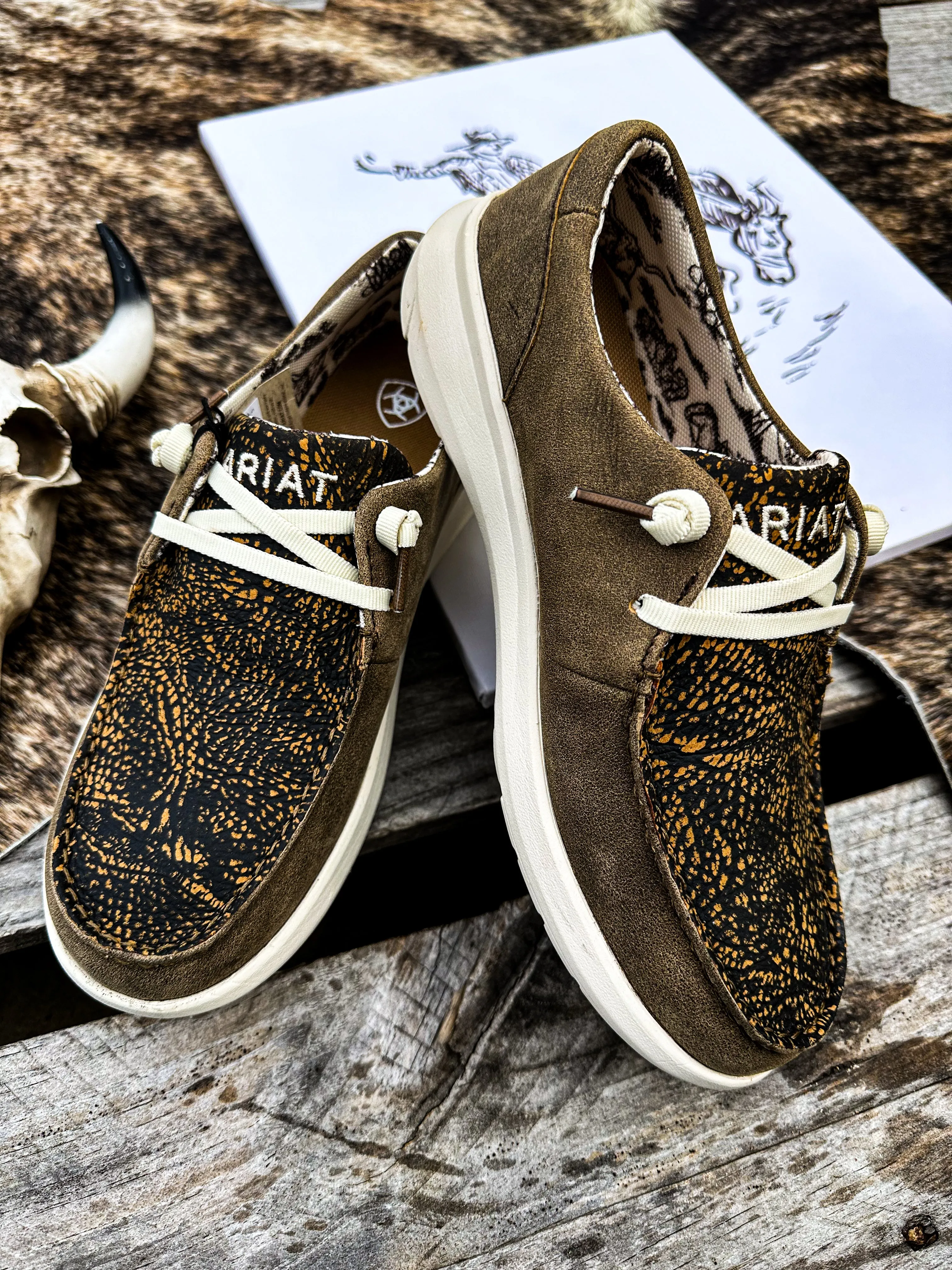 Brown Bomber Distressed Ariat Hilo